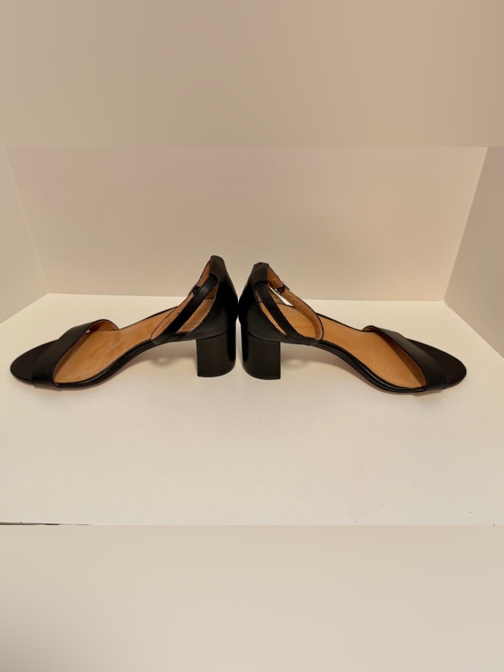 Corso Como Leather Cushioned Chunky Heeled sandals